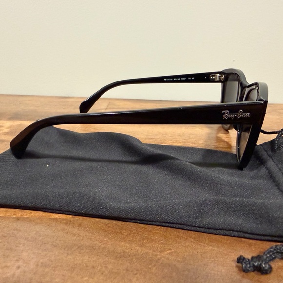Ray-Ban RB0707S Sunglasses - Picture 5 of 6